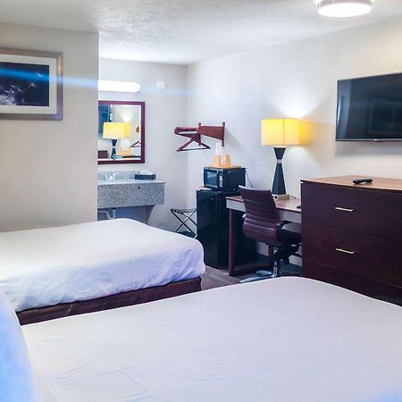 Rodeway Inn أوغستا المظهر الخارجي الصورة