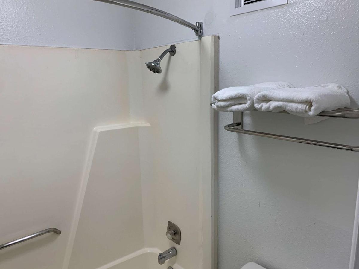 Rodeway Inn أوغستا المظهر الخارجي الصورة